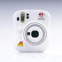 富士Checky Instax Mini 25 自拍與即興創(chuàng)作的LOMO樂(lè)趣